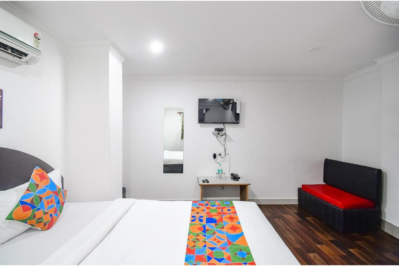 Fabexpress Royal Oak Otel Liluāh Dış mekan fotoğraf
